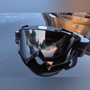Motorcycle goggles